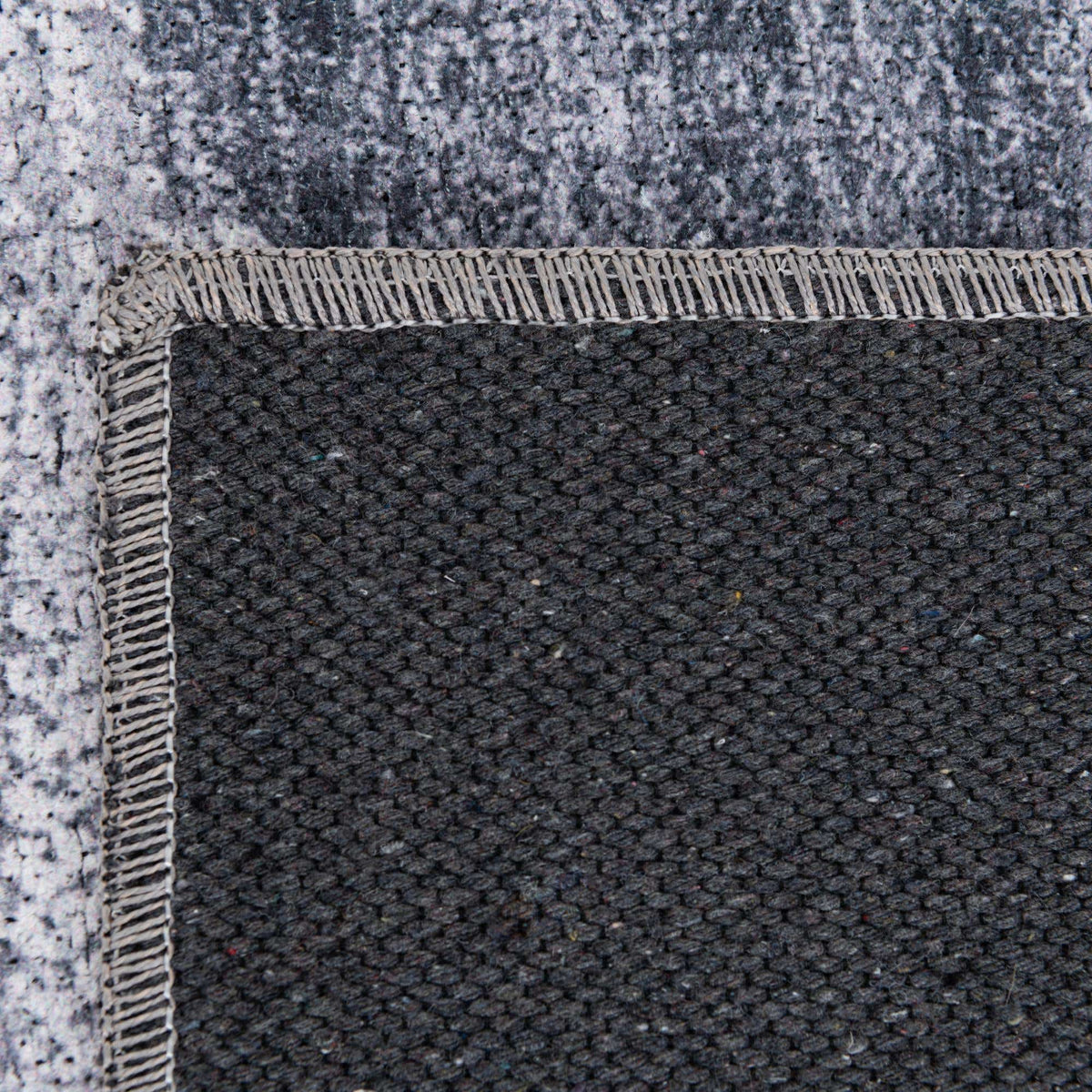 Rechteck Teppich Yara in Grau von Hadorn™ - Lifestyle Image